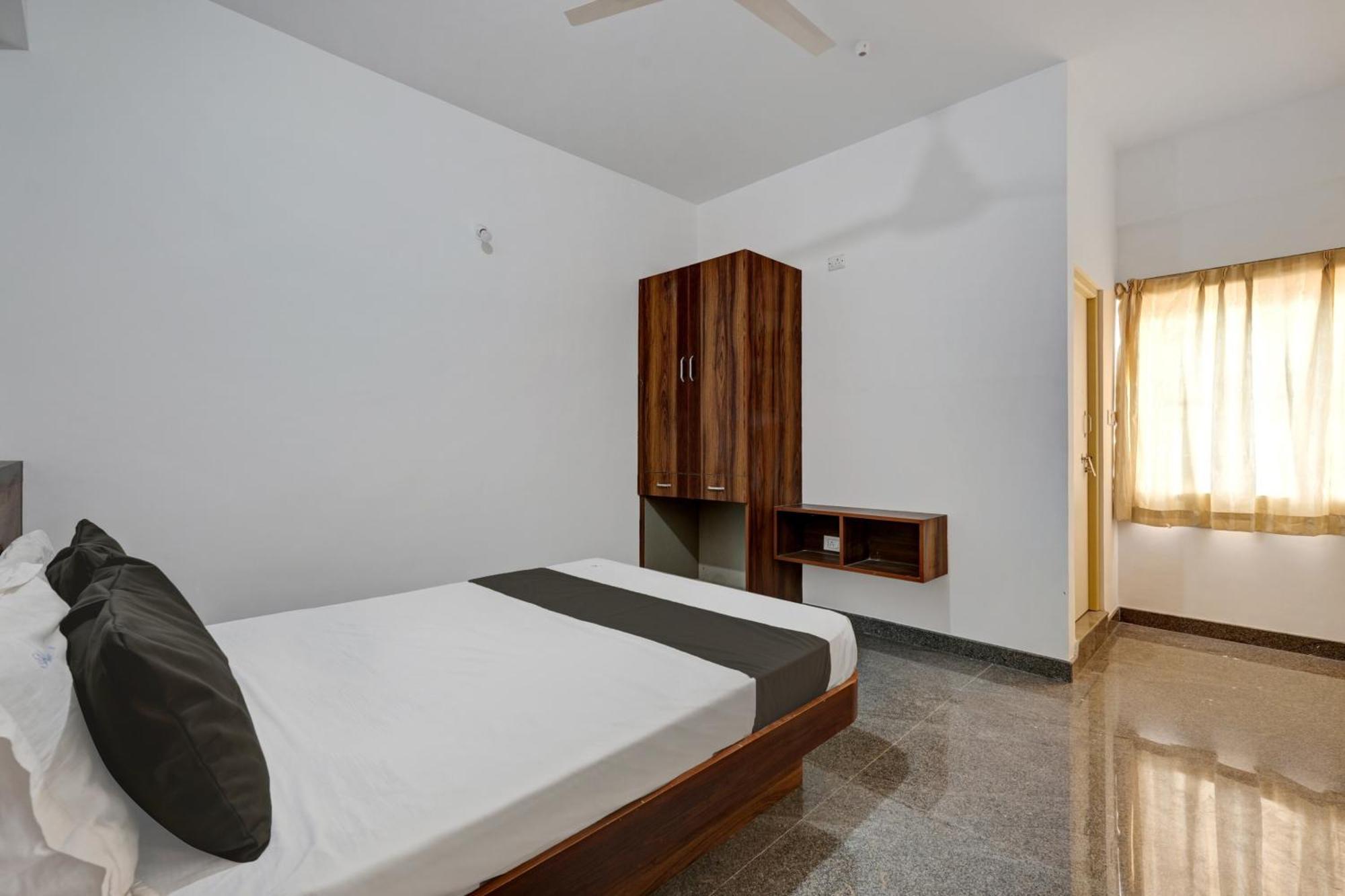 Oyo Hotel Bungalow Inn Lodging & Boarding Бенґалуру Екстер'єр фото