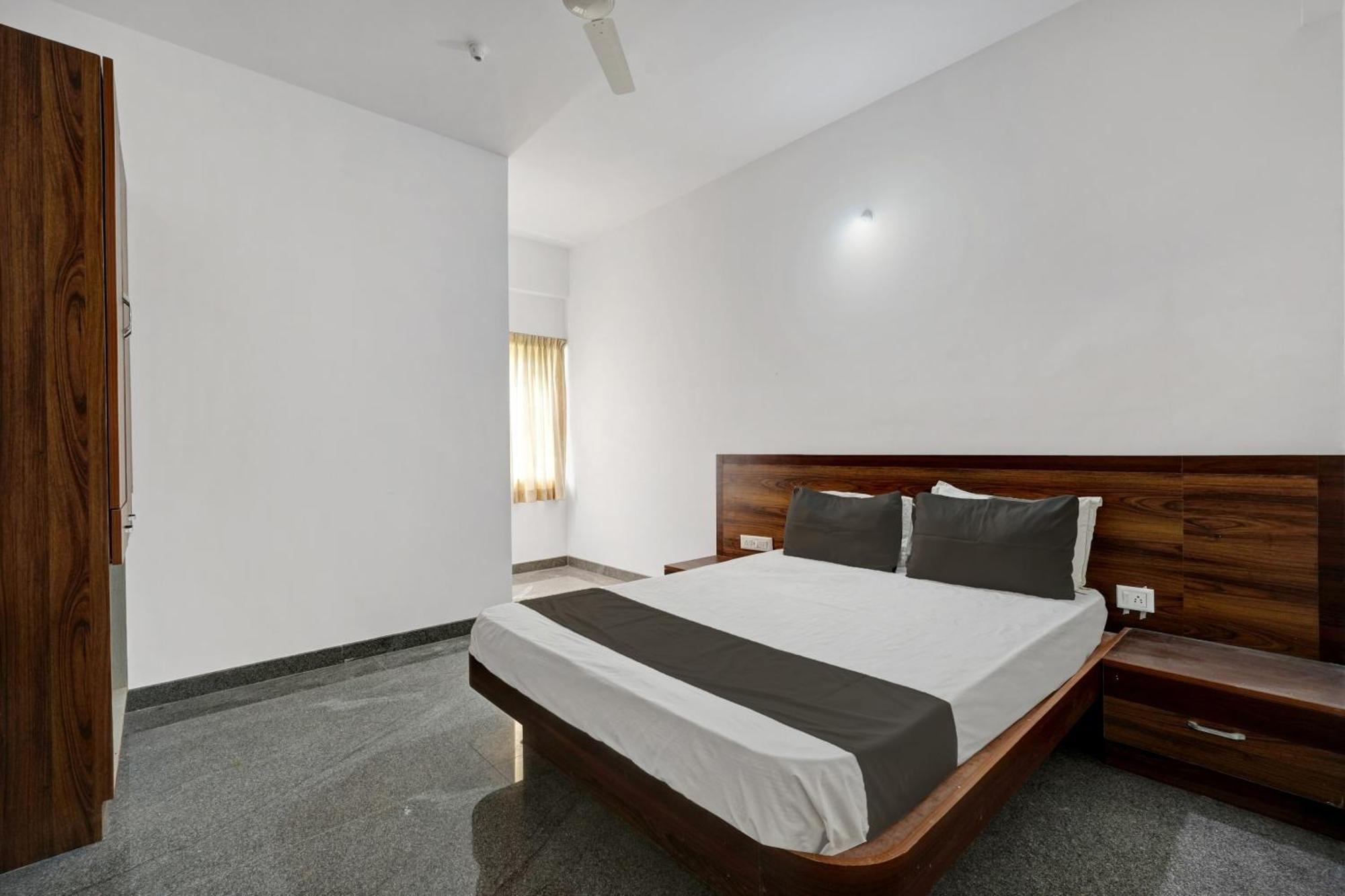 Oyo Hotel Bungalow Inn Lodging & Boarding Бенґалуру Екстер'єр фото